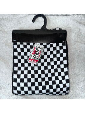 NOS Vintage 2000s Hot Topic Black/White Checkered Skull Crossbones Knitted Scarf